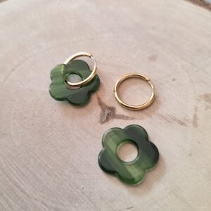 Charm fleur vert sapin